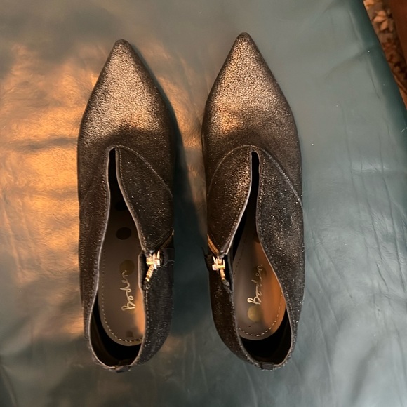 Gold sparkle booties - Picture 1 of 5